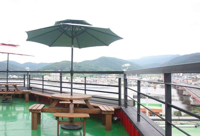 بنسيون Namhae Myeongpum Guest House