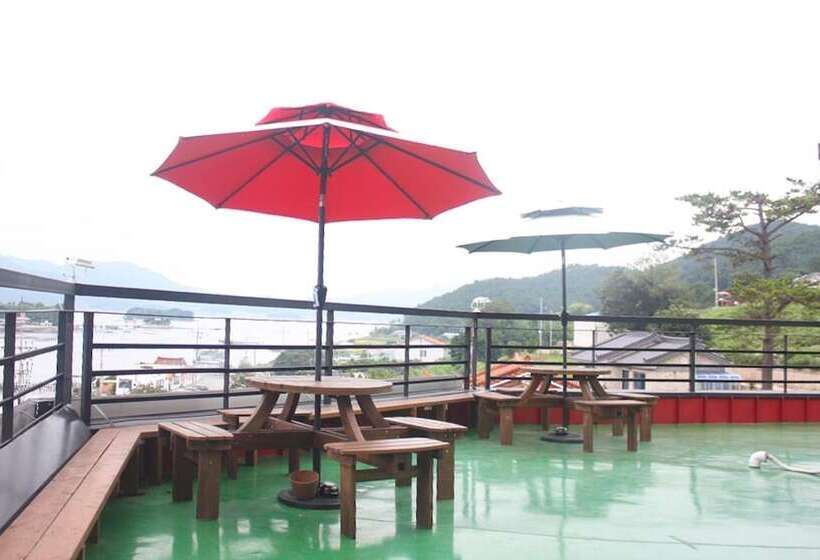 بنسيون Namhae Myeongpum Guest House