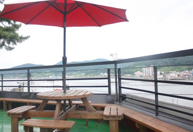 بنسيون Namhae Myeongpum Guest House