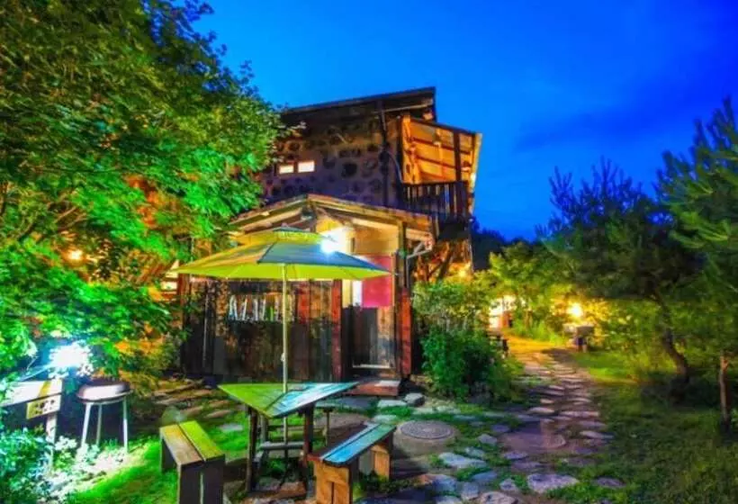 Pyeongchang Dolbaenamu Segeuru Pension