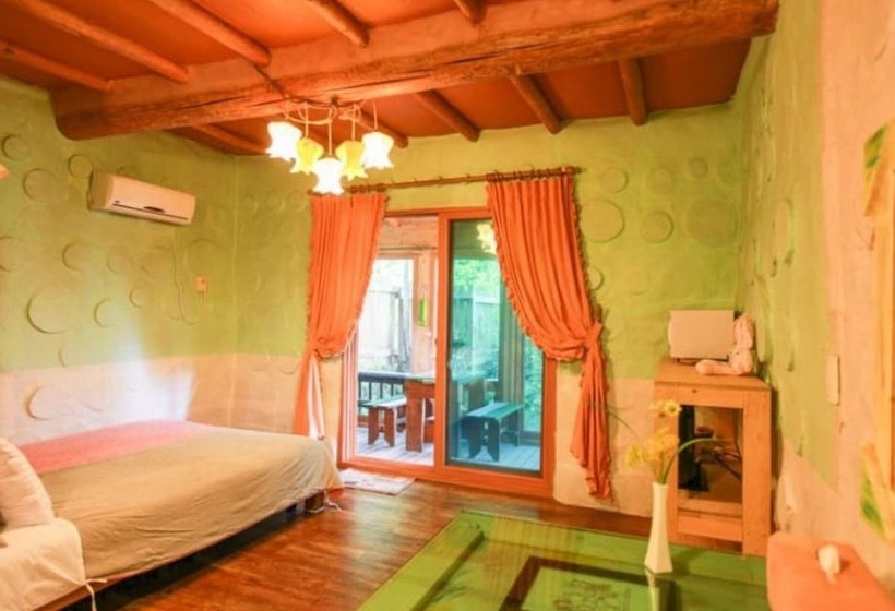 Pyeongchang Dolbaenamu Segeuru Pension