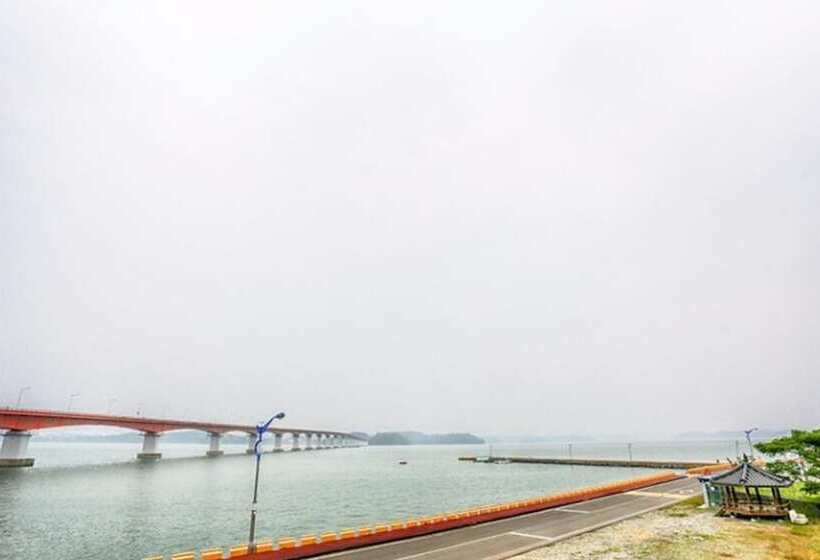 Sacheon Sagyejeol Pension