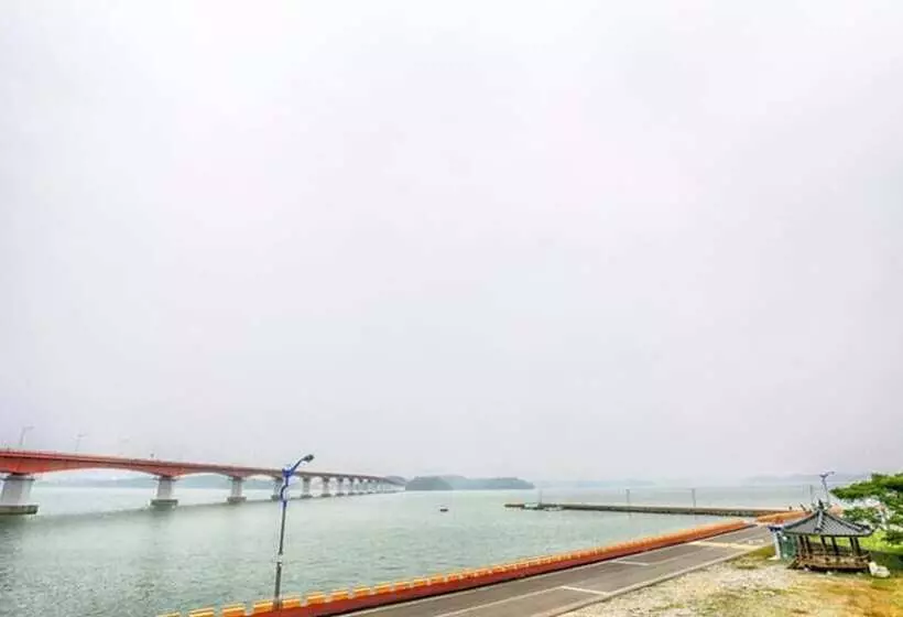 Sacheon Sagyejeol Pension