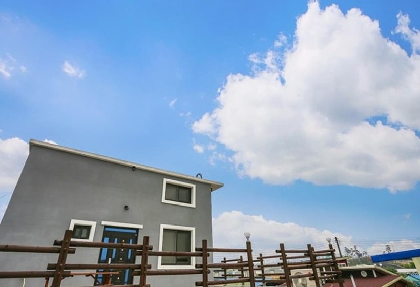 Sacheon Sagyejeol Pension