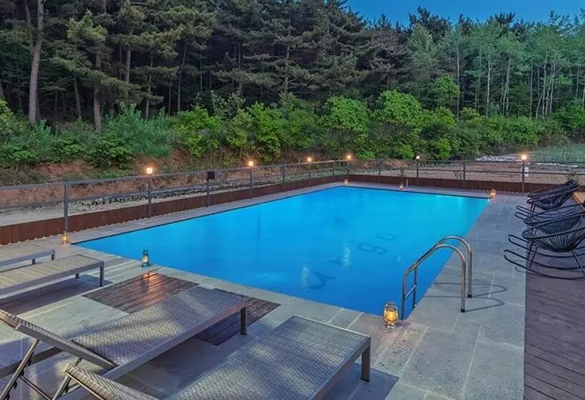 Taean Largo Pension