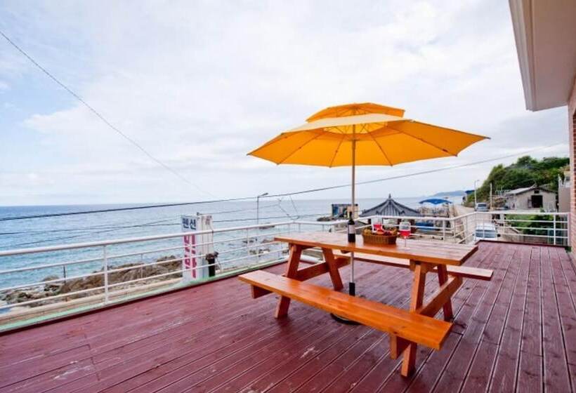 Uljin Saeparanggil Pension