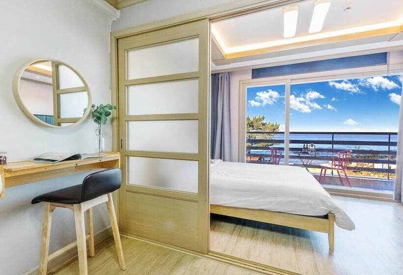 Yangyang Haettuneonchangmoon Pension