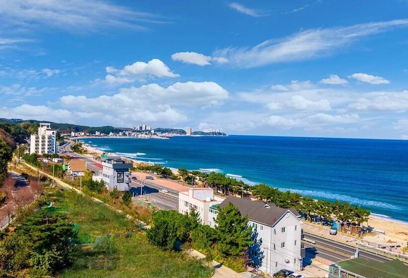 Yangyang Haettuneonchangmoon Pension