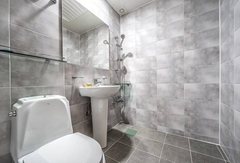 Yangyang Slowstay Pension