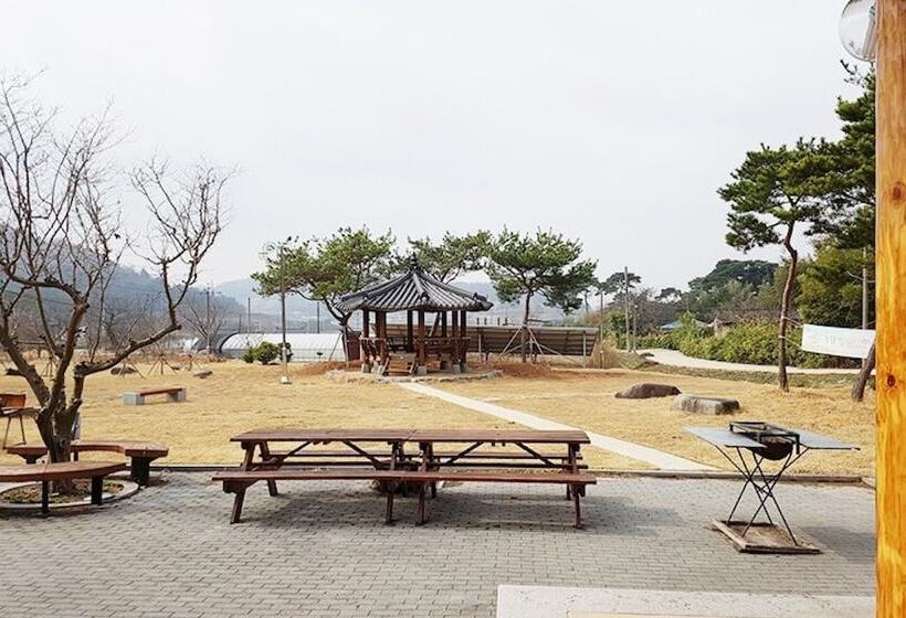 Yeongam Seonhyanggwan Hanok Pension