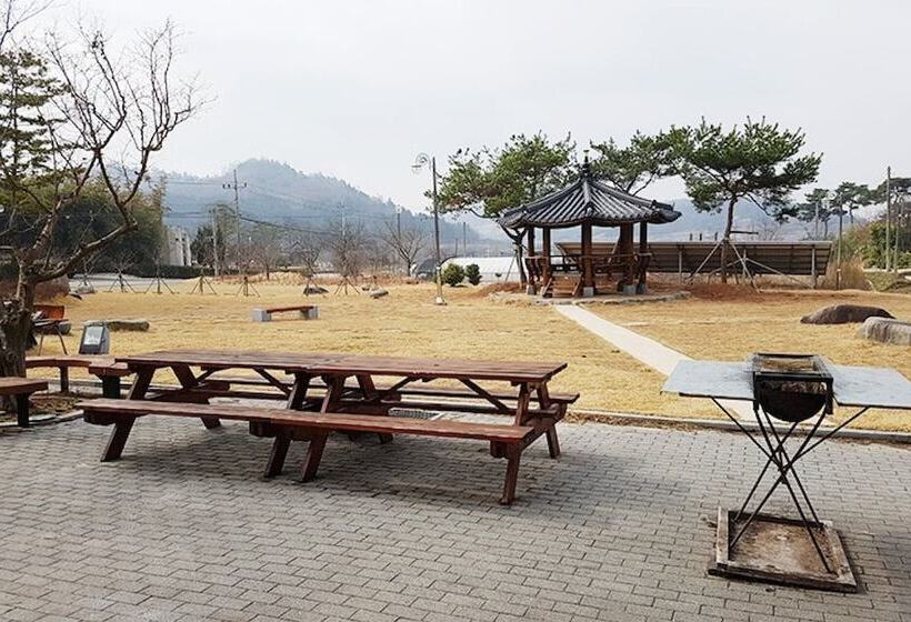 Yeongam Seonhyanggwan Hanok Pension