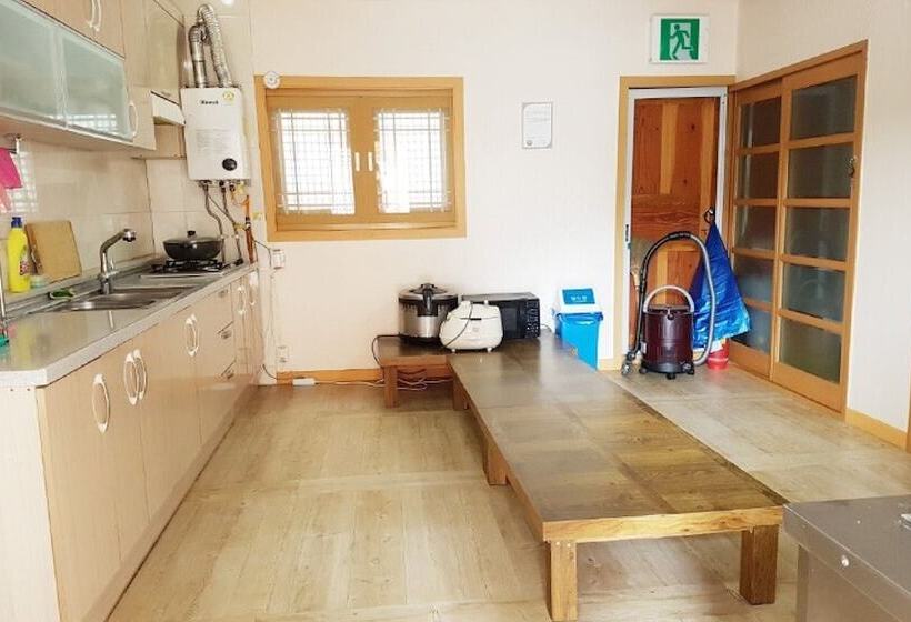 Yeongam Seonhyanggwan Hanok Pension