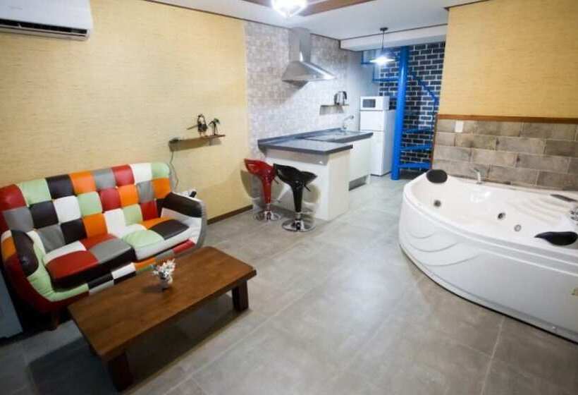 Yeongdeok Bapoom Hill Pension