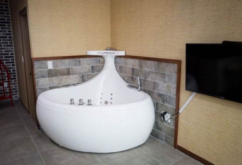 Yeongdeok Bapoom Hill Pension