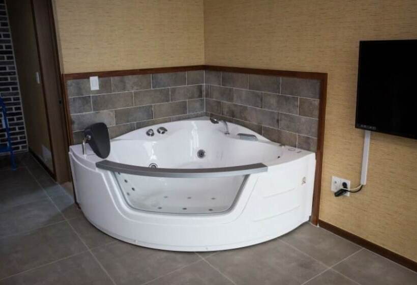 Yeongdeok Bapoom Hill Pension