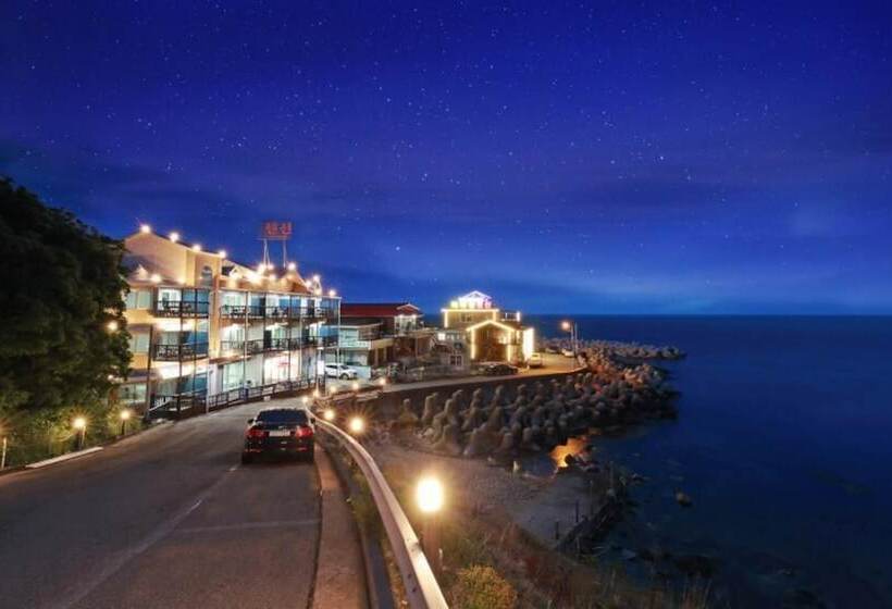 Yeongdeok Nowbada Pension