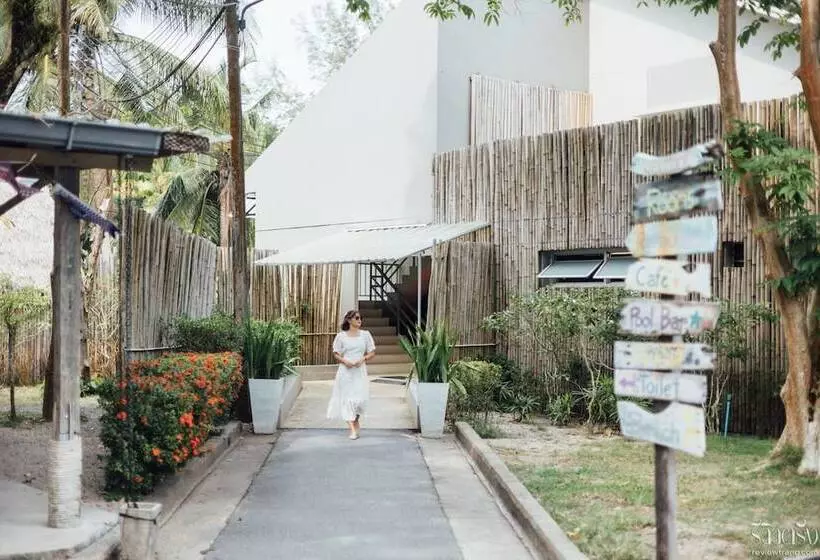 Hotelli Dugong Village Green