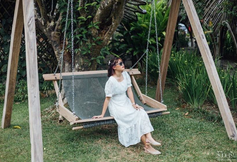 בית מלון כפרי Dugong Village Green