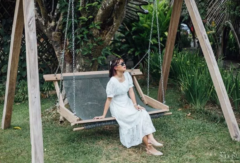 Hotelli Dugong Village Green