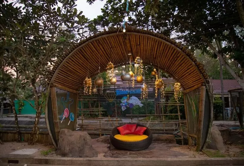 Hotelli Dugong Village Green