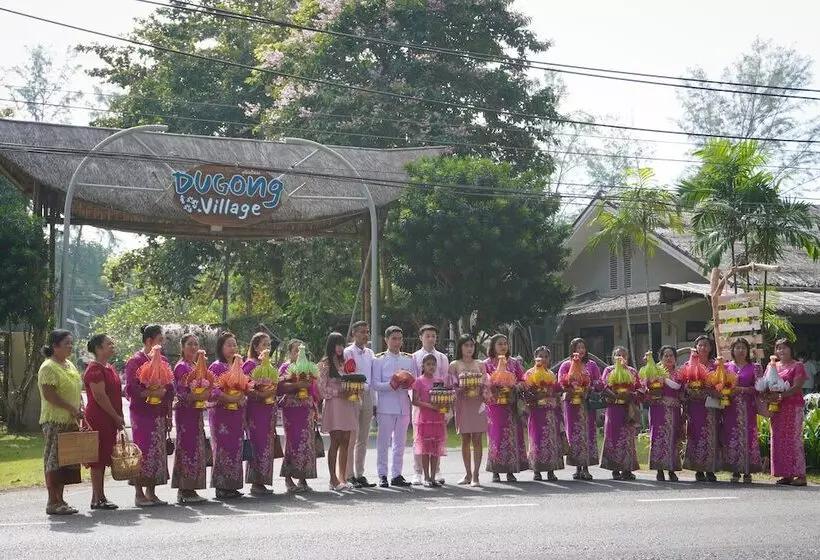 Hotelli Dugong Village Green