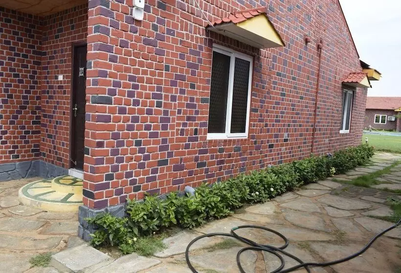 Hotelli Navagiraga Resorts &