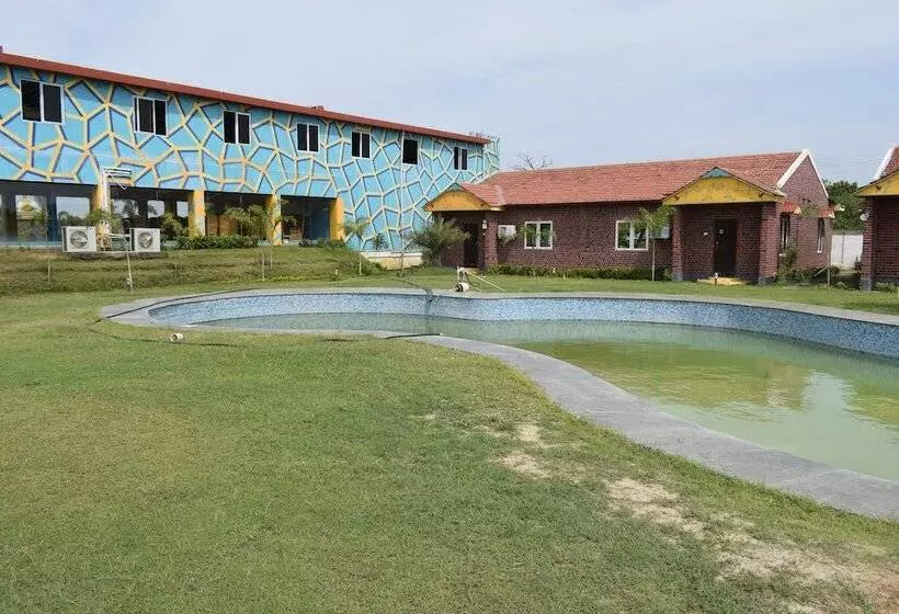 Hotelli Navagiraga Resorts &