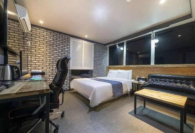 Motel Cheonan E