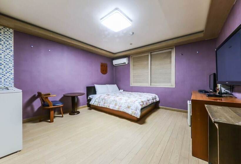 Motel Cheonan White Castle