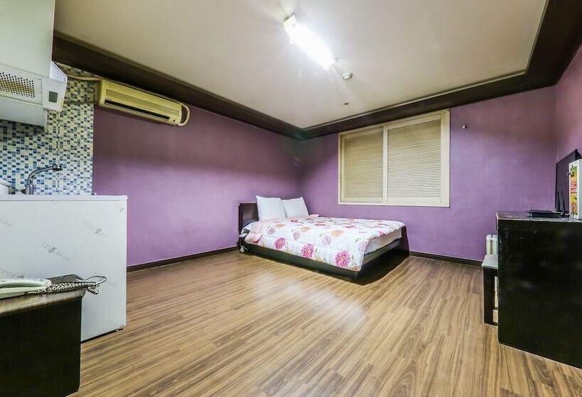 Motel Cheonan White Castle