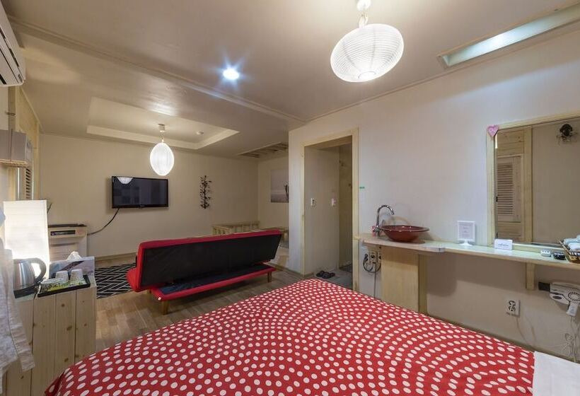 Motel Chuncheon Cinema