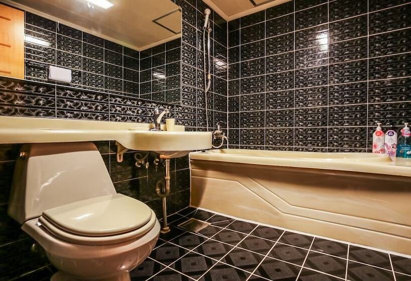 فندق على الطريق Dangjin J