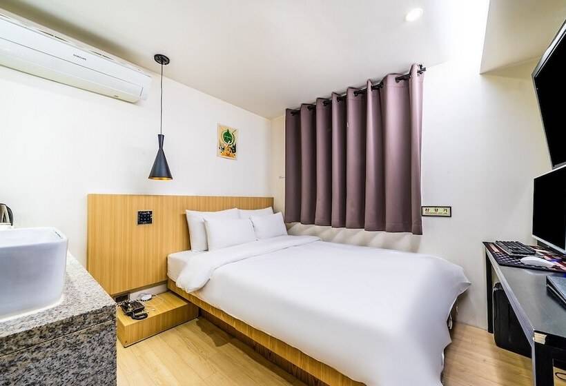 Motell Indeokwon Brownstone