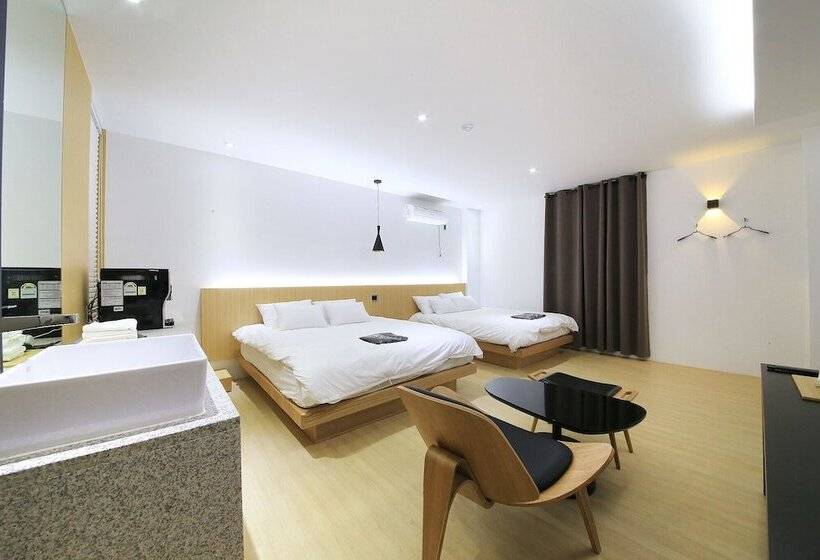 Motell Indeokwon Brownstone