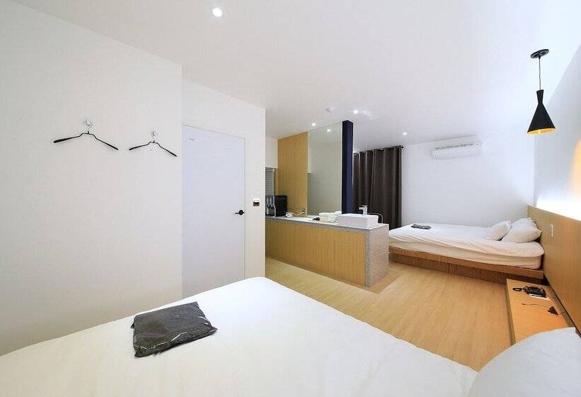 Motell Indeokwon Brownstone