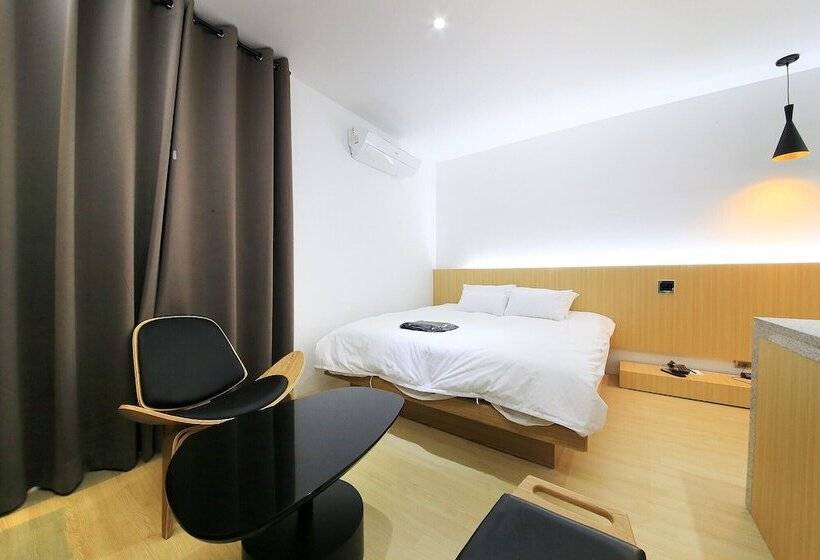 Motell Indeokwon Brownstone