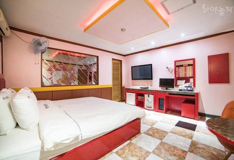 Motel Jeonju Uadong Urban Stay