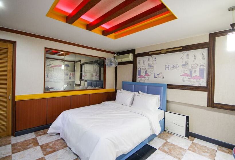 Motel Jeonju Uadong Urban Stay