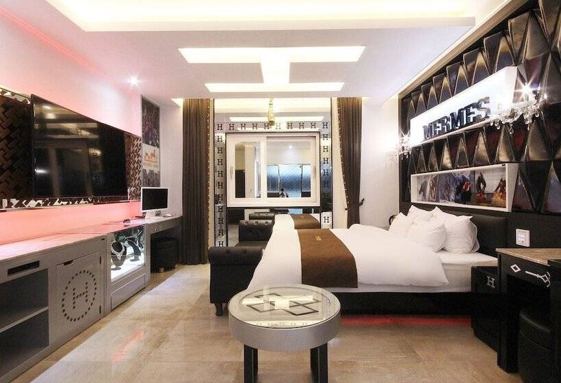 Motel Mungyeong Myeongpum Hotel Geonilla