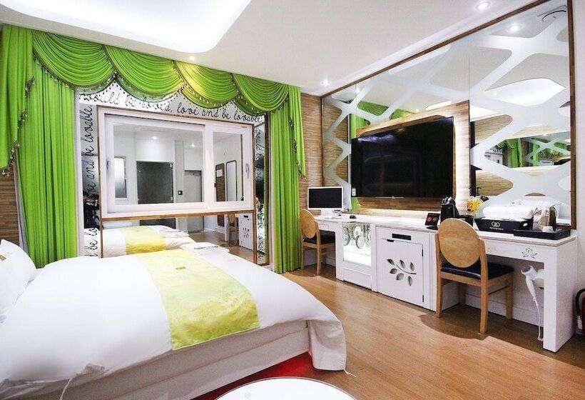 Motel Mungyeong Myeongpum Hotel Geonilla