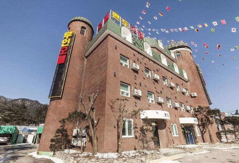 مُتل Pocheon Baegun