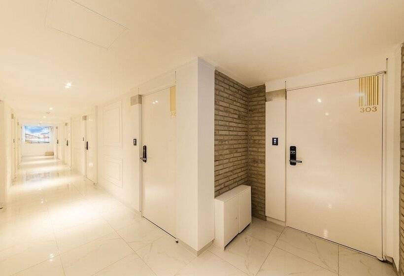 Motel Suwon Johnny B