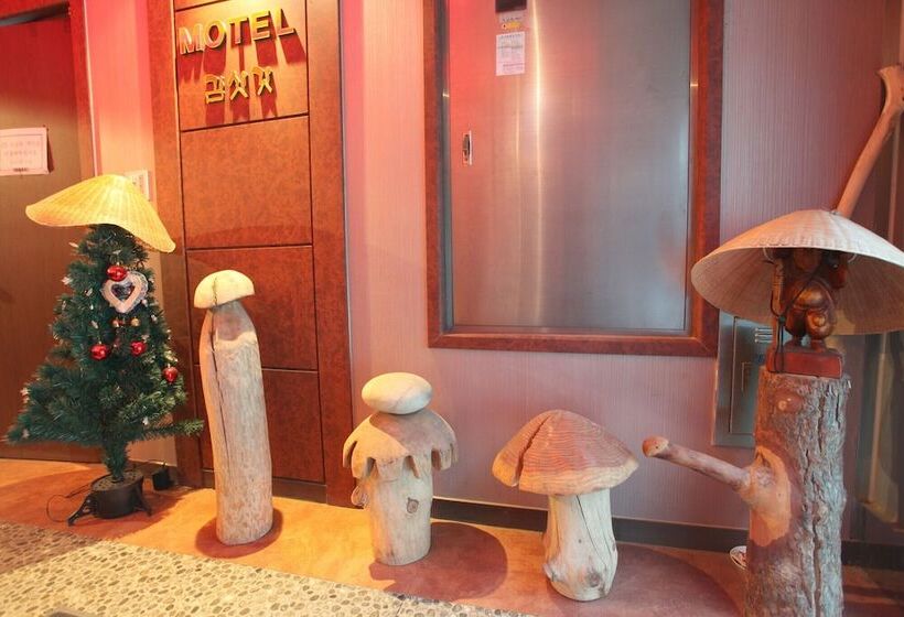 Мотель Yeongwol Gimsatgat