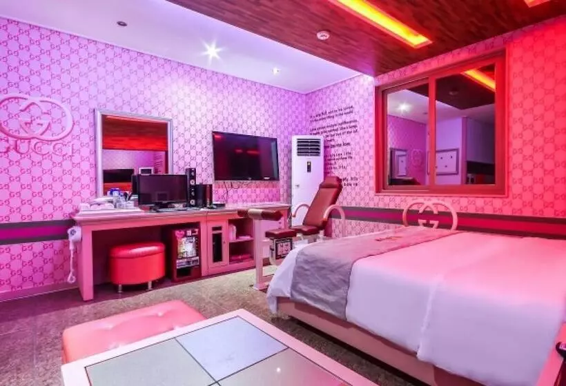 Muan Namak King Self Checkin Motel