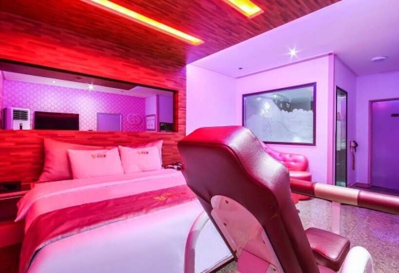 Muan Namak King Self Checkin Motel