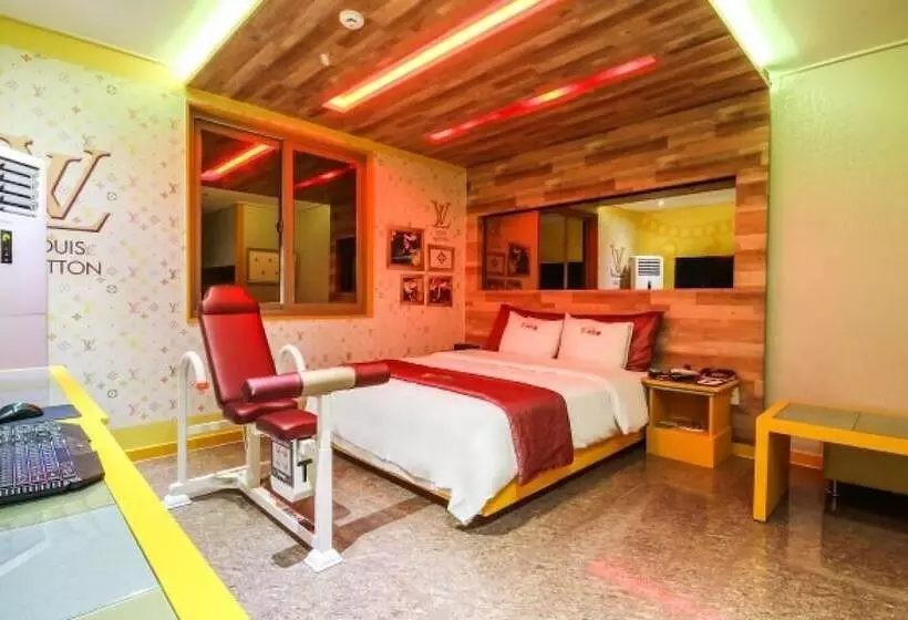 Muan Namak King Self Checkin Motel