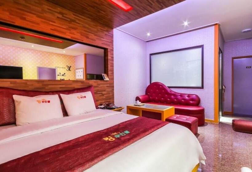 Muan Namak King Self Checkin Motel