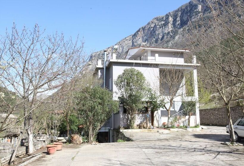 ペンション The River