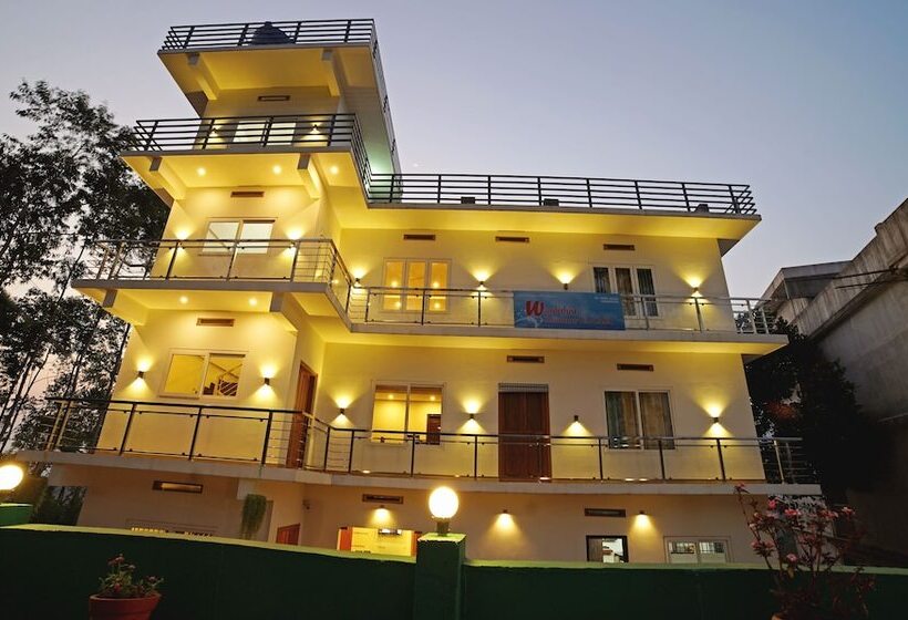 بنسيون Treebo Wanderlust Residency With Mountain View