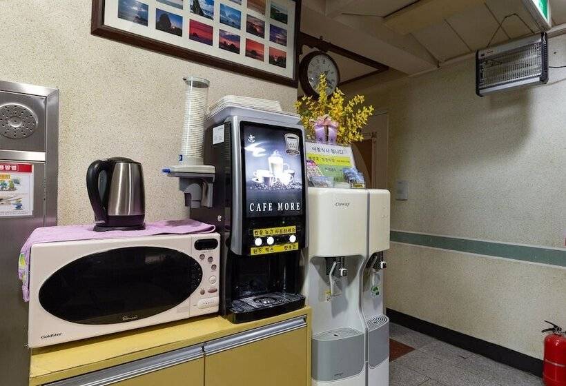 Taean Shinjindo Beach Condo Motel